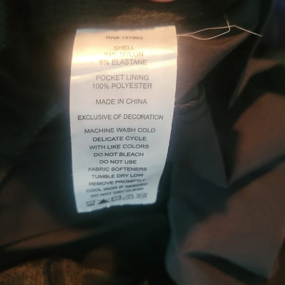 Eddie Bauer Womens Black Lightweight Capri Pants Hiking Outdoor Cargo Size 16